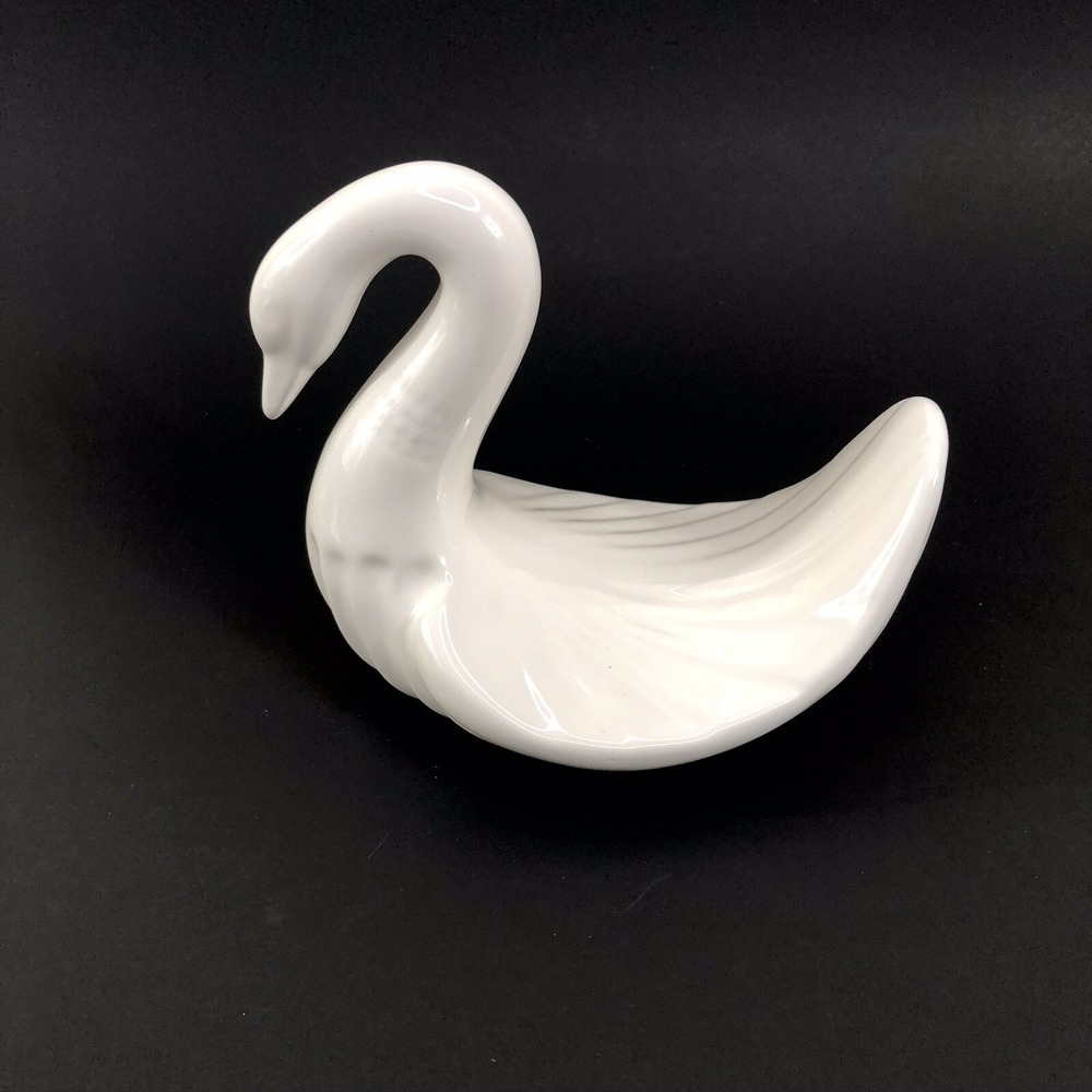 Vintage White Ceramic Swan Towel Holder Mid Century Bathroom Accessory - Picture 2 of 7